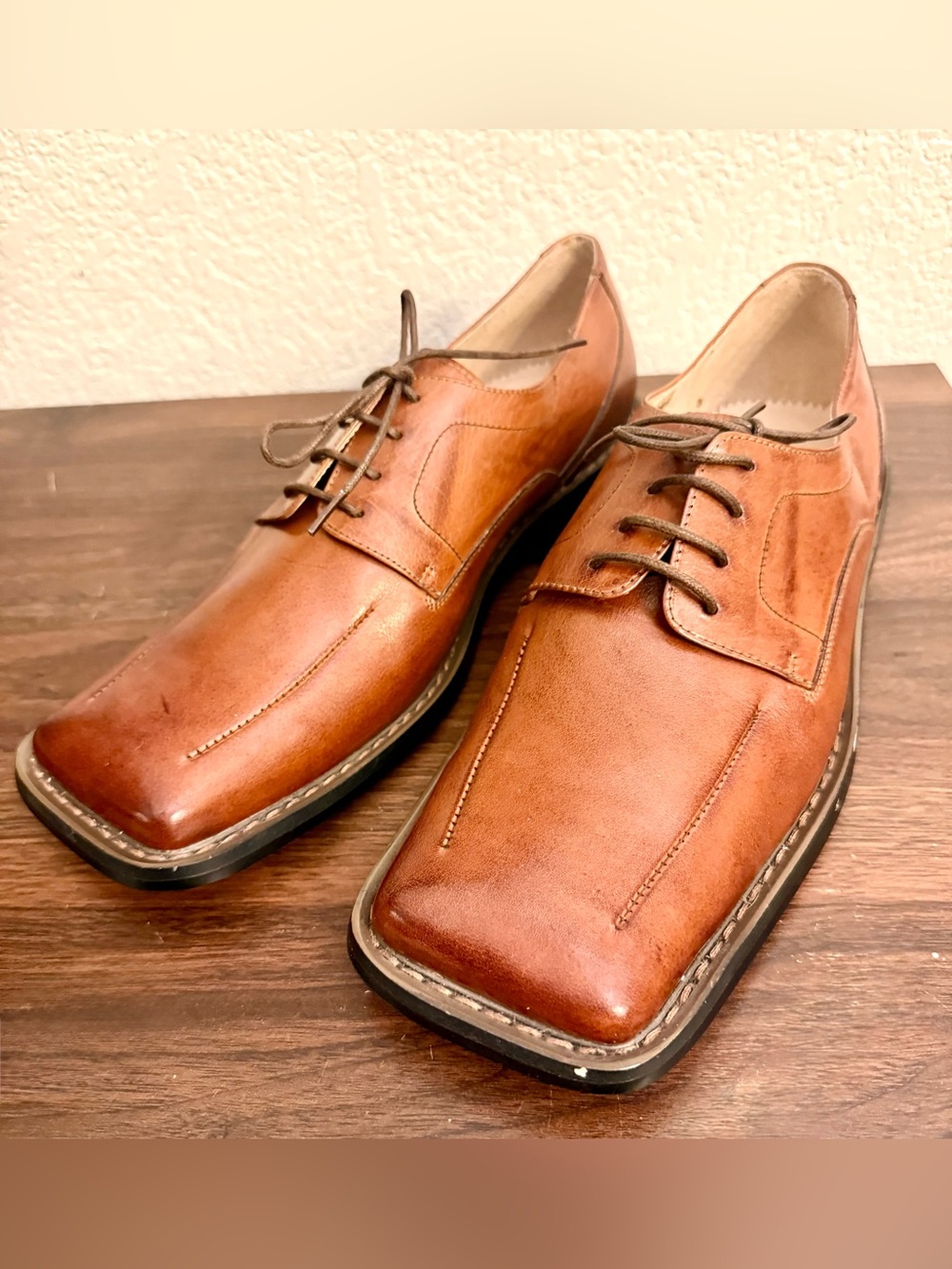 Giovanni Men's Tan Leather Derby Shoes with Square Toe